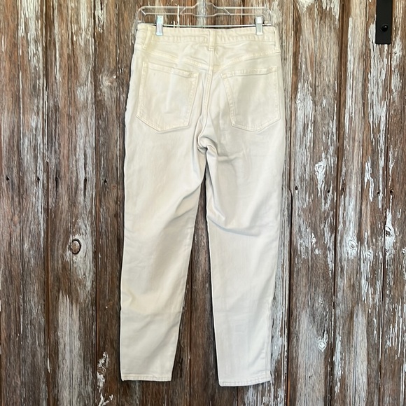Like new Old Navy OG Straight High Rise cream color button down jeans, size 4 - Picture 5 of 7